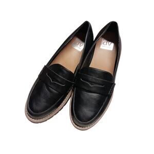 DV Dolce Vita Women's Carley Slip on Lug Sole Black Loafers size 6.5 Nwo Box